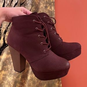 STEVE MADDEN PLATFORM BOOTS